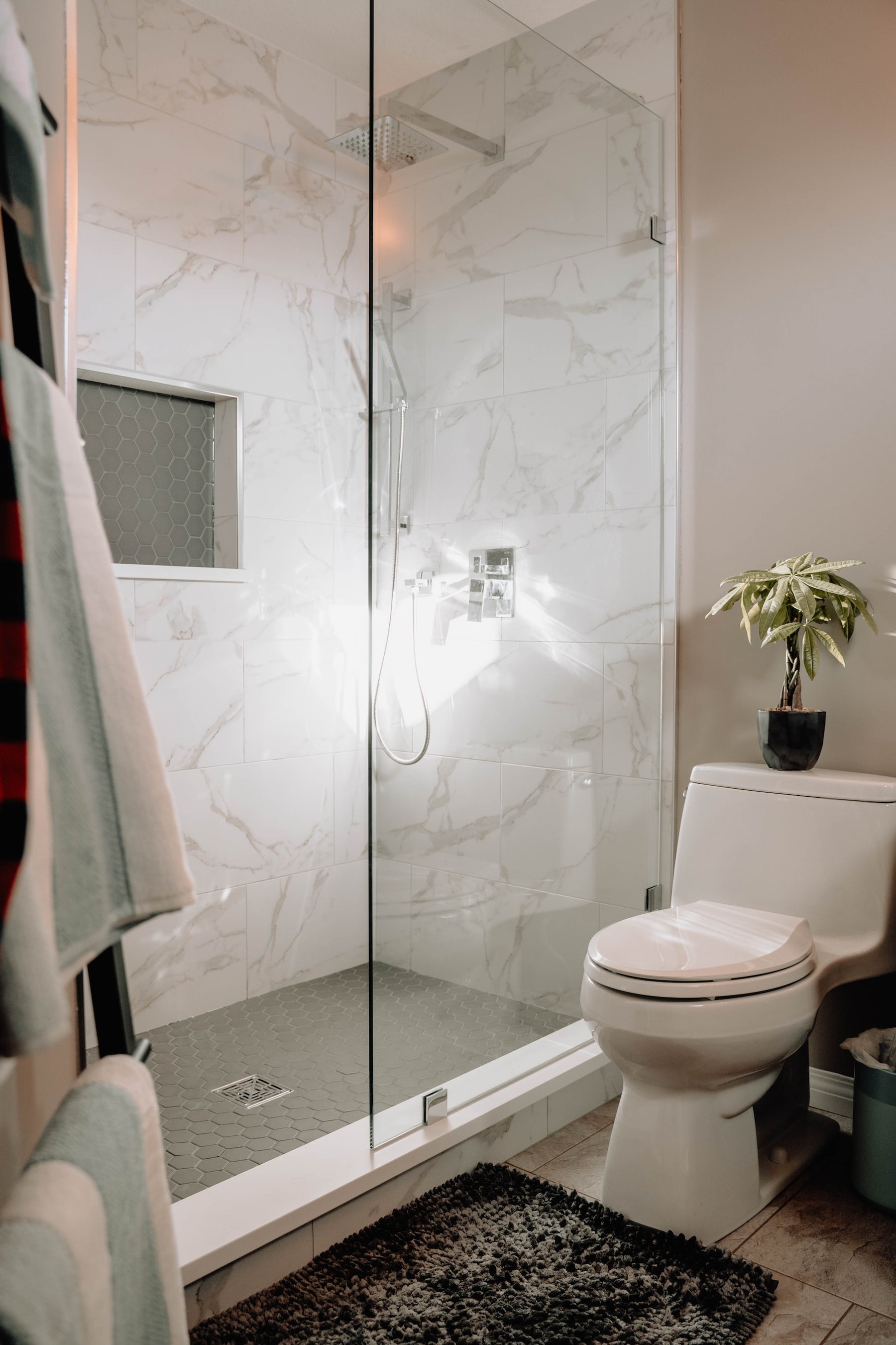 Transforming Your Bathroom: Replace a Bath with a Shower for Style and Functionality