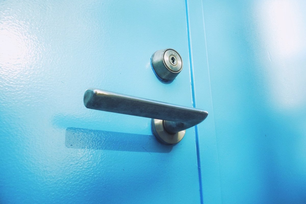 A Comprehensive Guide: Choosing the Right Door Handles for Your Interior Doors - Home Build Doors