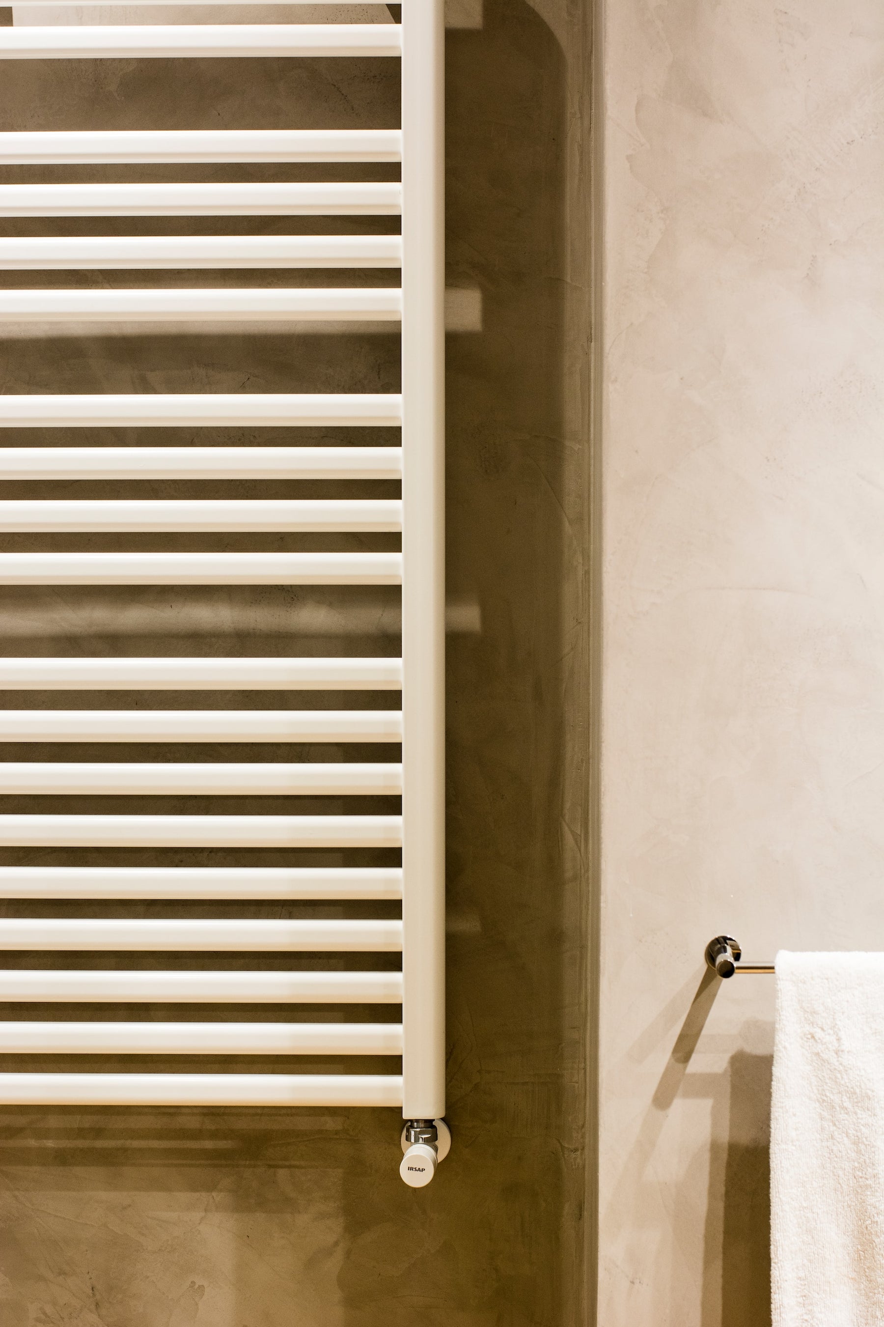 Elevate Your Bathroom Experience with our Electric Towel Rails: The Ultimate Guide to Comfort and Style