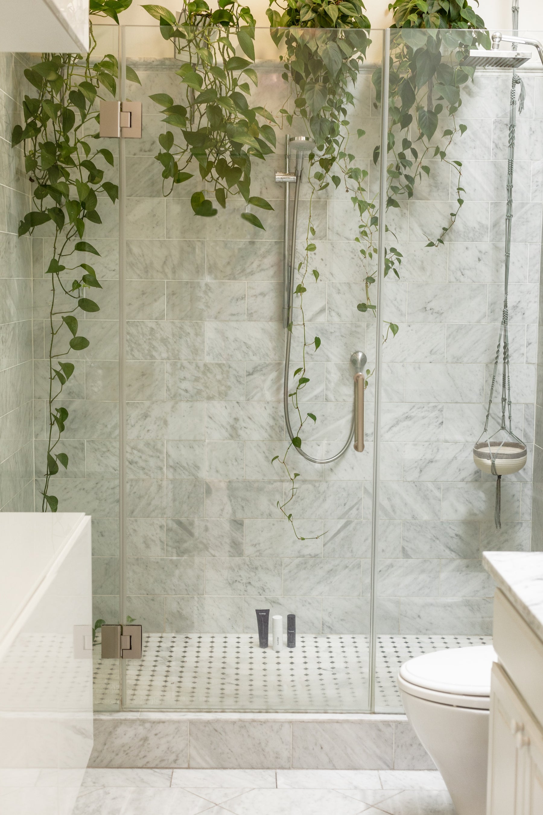 Transforming Your Bathroom: Sustainable Tips for an Eco-Friendly Oasis
