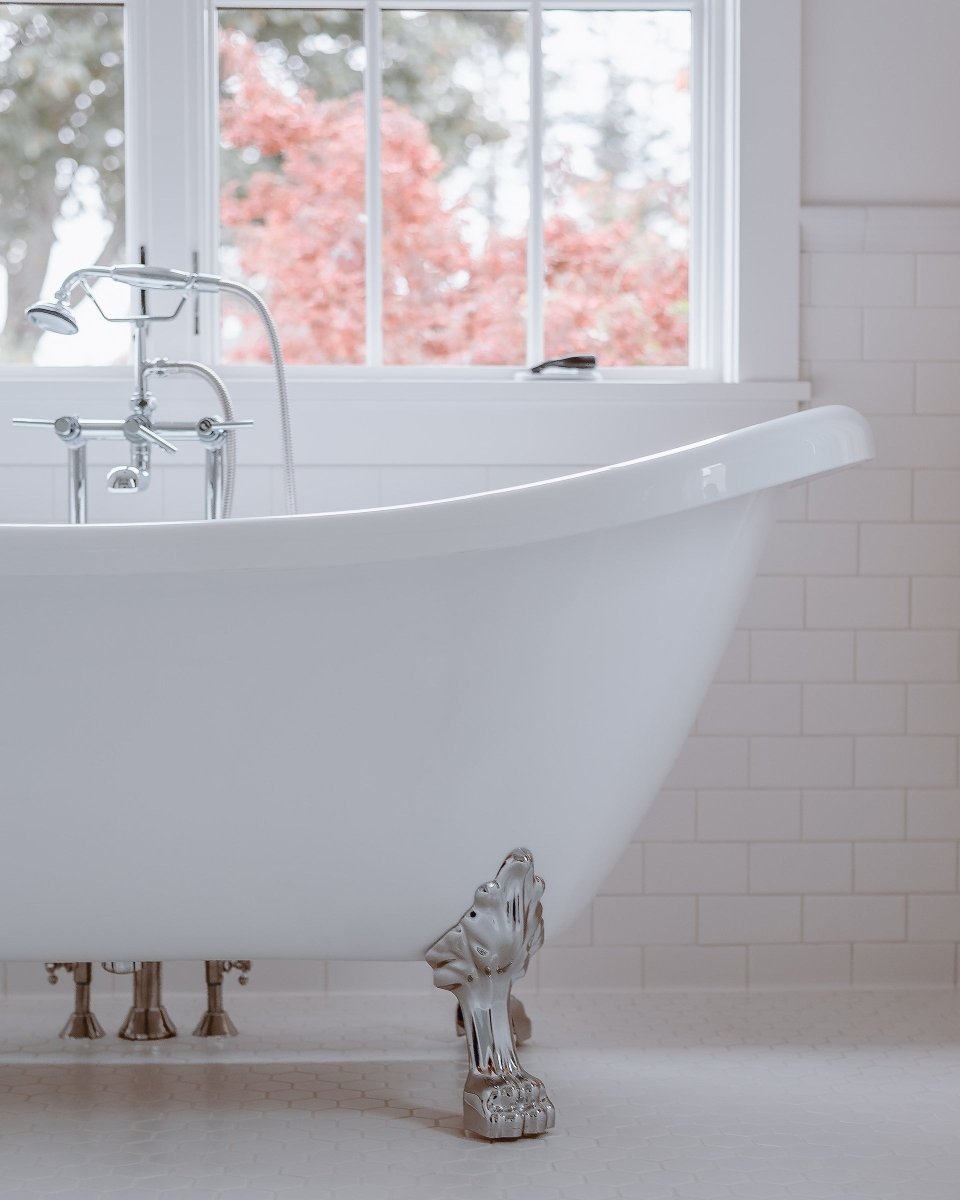 Finding Your Perfect Fit: What is the Optimum Bath Length? - Home Build Doors