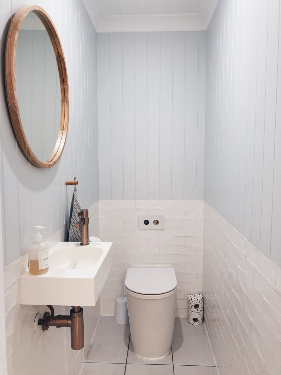 Make The Most of Your Cloakroom with These Small Traditional Bathroom Ideas - Home Build Doors