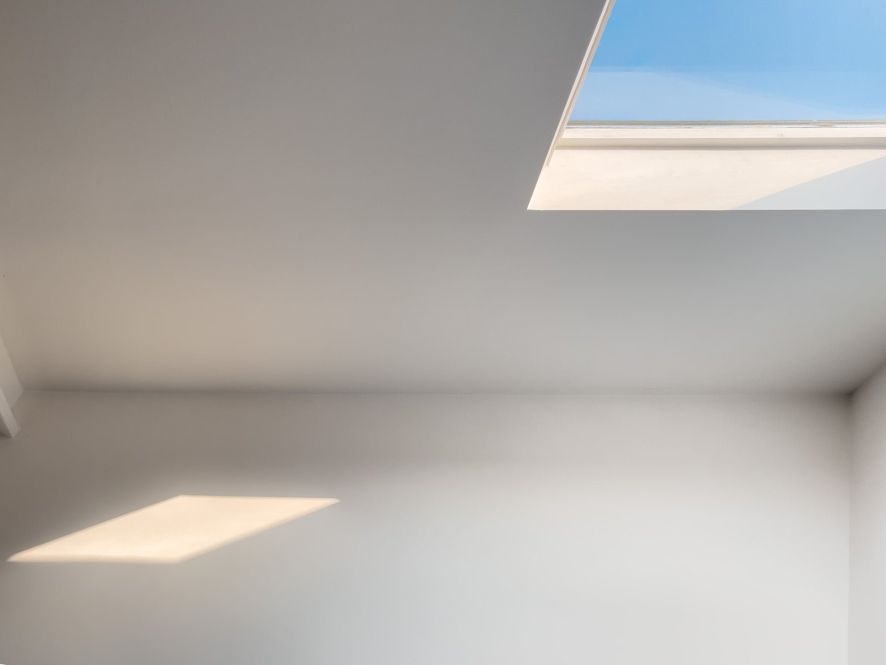 Let the Light In: Exploring the Advantages of Roof Windows Over Dormer Windows