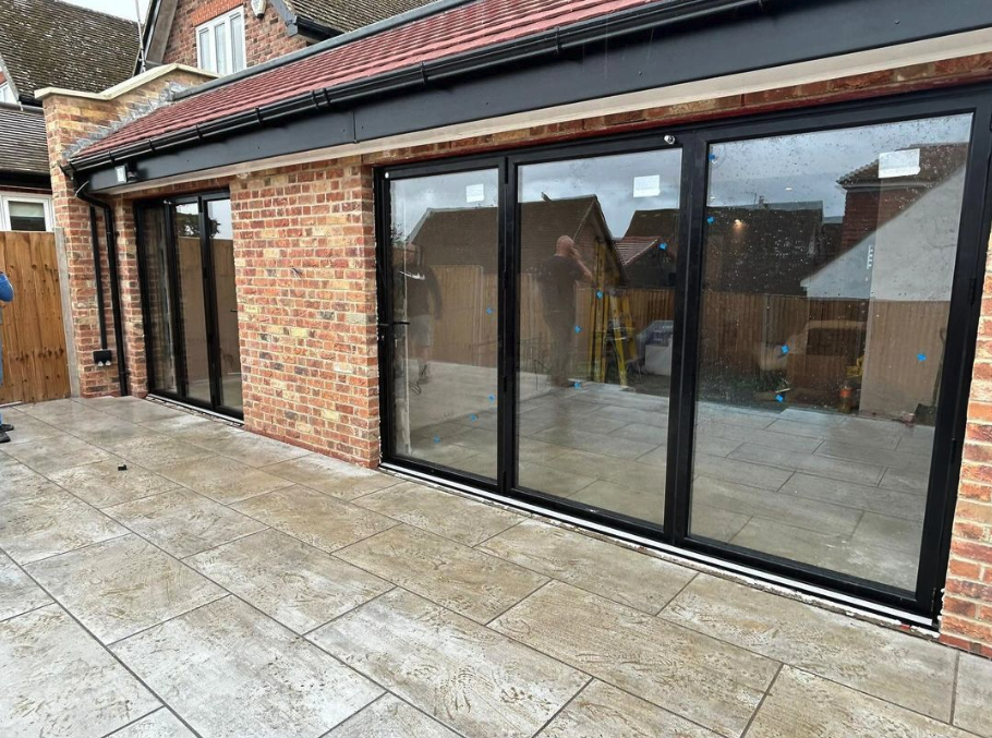 2800mm Anthracite Grey on White Heritage Visofold 1000 Bifold Door - 3 sections