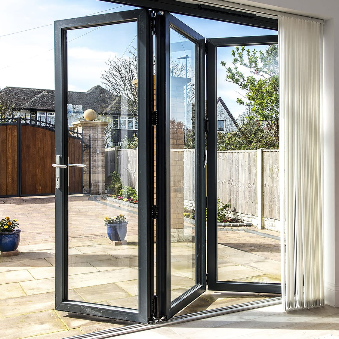 Black Visofold 1000 Aluminium Bifold - 4 Section